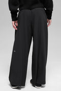 High-Waist Dreamscape Trouser (Short) - Black